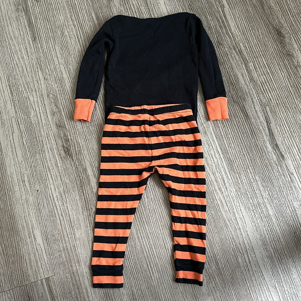 Carters PJ Set - Picture 4 of 4